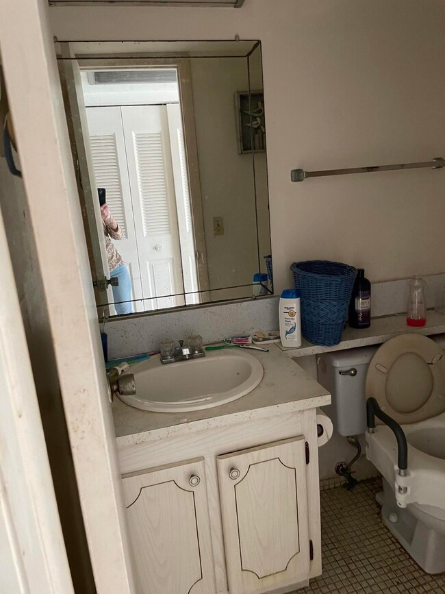 216 Windsor J, West Palm Beach, FL 33417 - photo 5