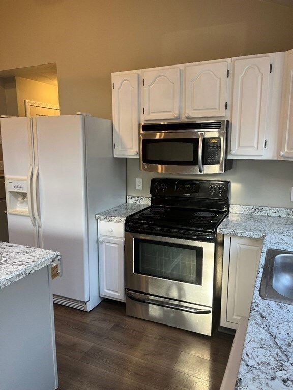 944 Washington St unit 2, Franklin, MA 02038 - photo 3