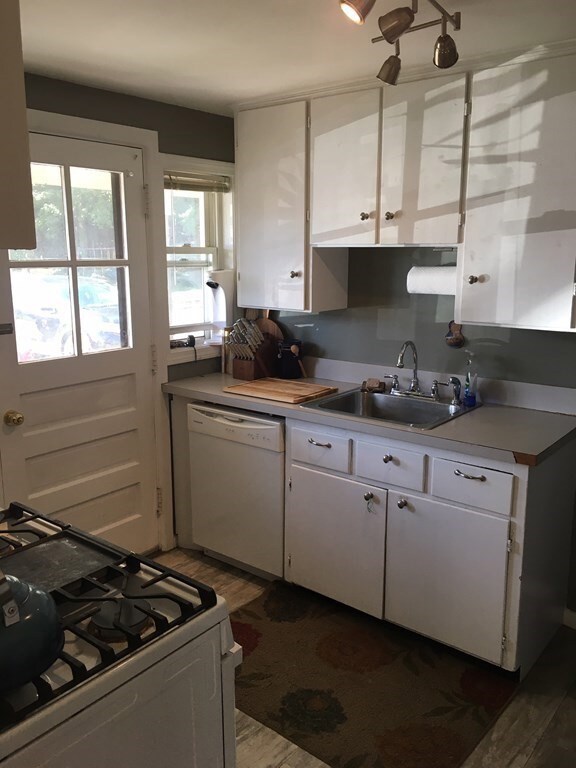 110 Rowe St unit 1, Auburndale, MA 02466 - photo 7