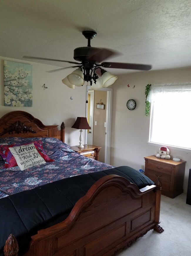 196 Kilborn Dr, Grants Pass, OR 97526 - photo 6