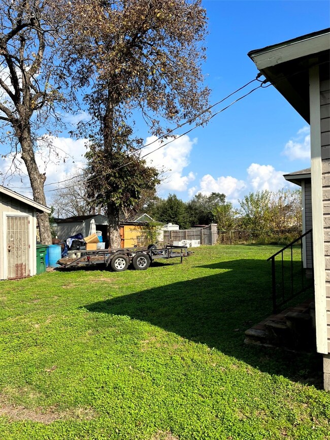 756 Fair St, Houston, TX 77088 - photo 3