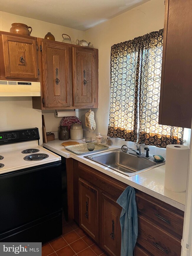 853 Parkside Ave, Trenton, NJ 08618 - photo 7