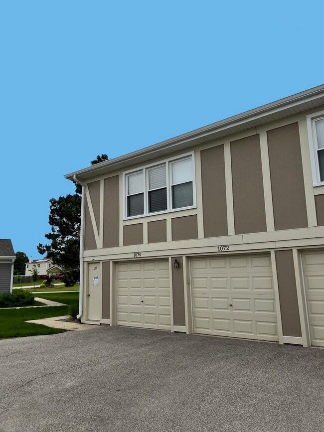 1072 Glouchester Harbor unit 1072, Schaumburg, IL 60193 - photo 5