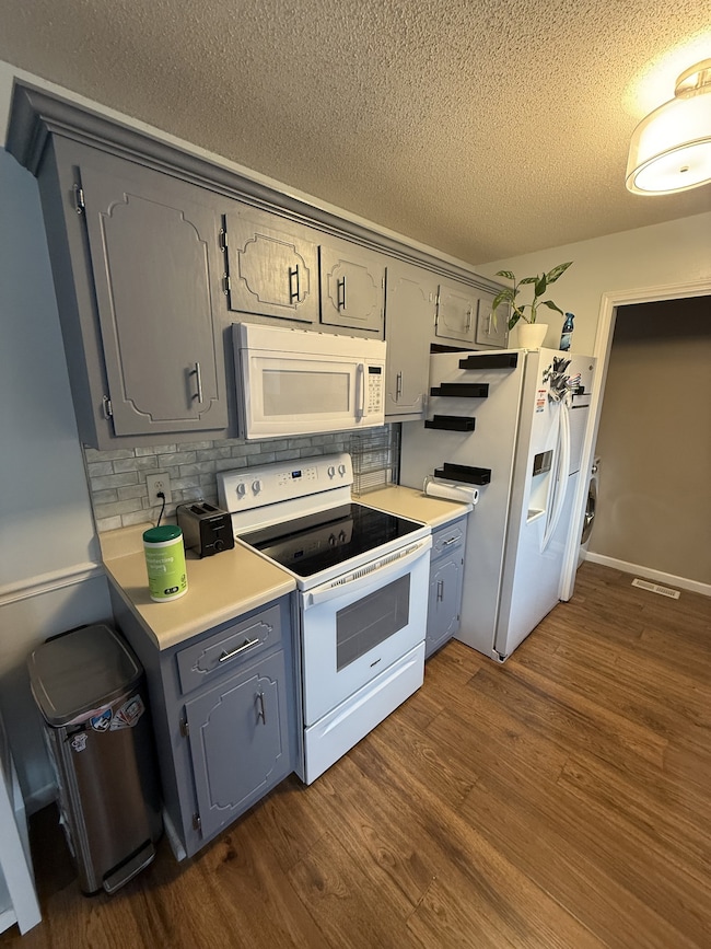 301 Eggars Ct, Clarksville, TN 37042 - photo 5