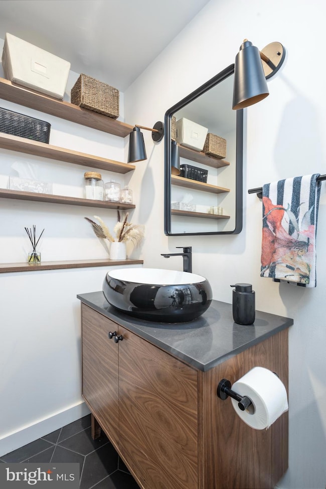 283 Locust St, Philadelphia, PA 19106 - photo 7