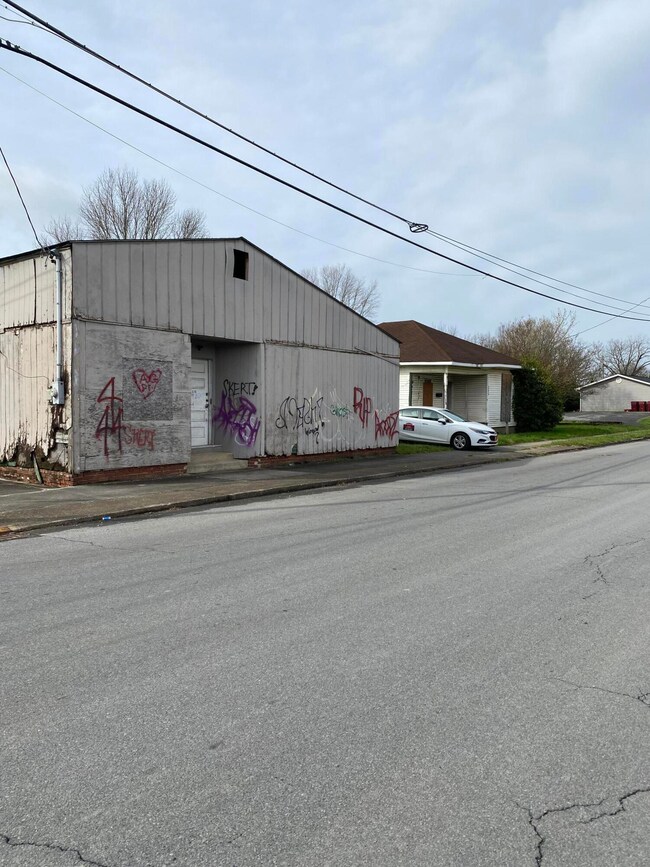 508 E Maple St, Johnson City, TN 37601 - photo 2