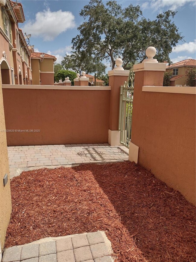 654 SW 106th Ave unit 1502, Pembroke Pines, FL 33025 - photo 2