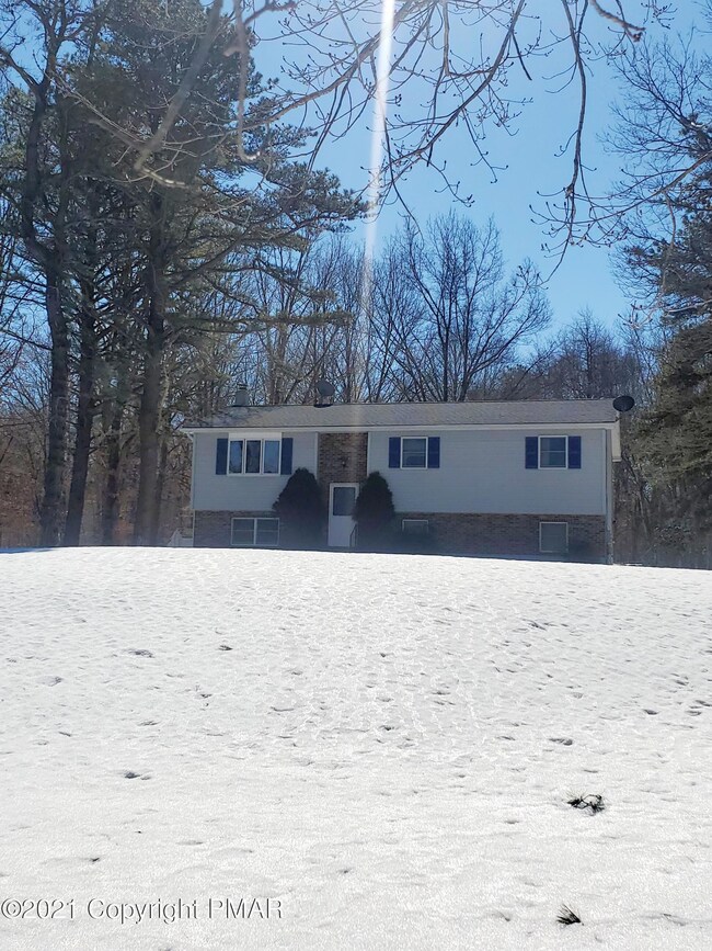 1247 Brian Ln, Effort, PA 18330 - photo 4