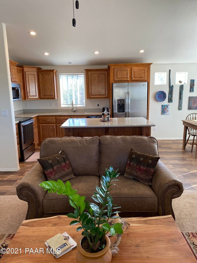 OPEN FLOOR PLAN