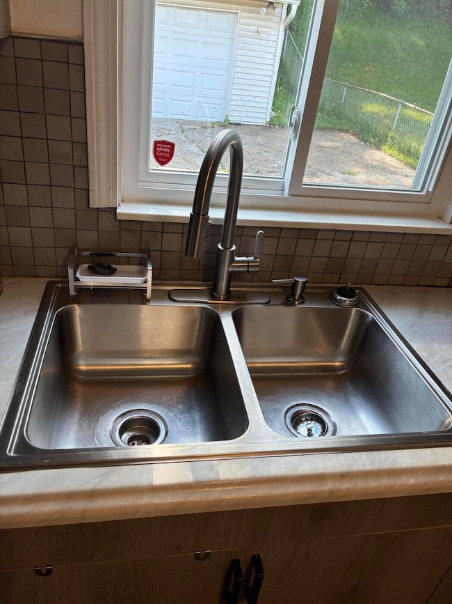 Kitchen sink