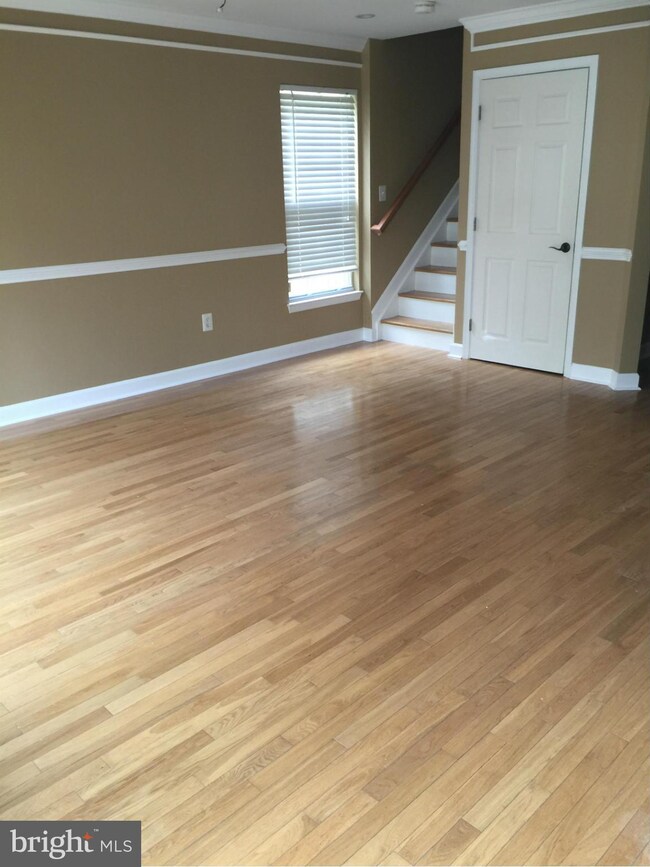 9201 Deer Crossing unit 41, Lorton, VA 22079 - photo 2