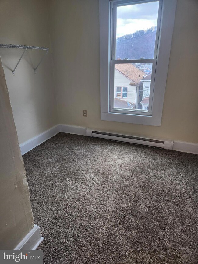 122 Spring St unit B, Keyser, WV 26726 - photo 6