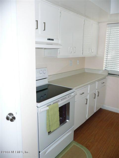 708 Oaks Plantation Dr, Jacksonville, FL 32211 - photo 5