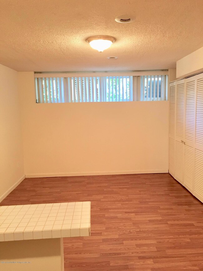 227 Dubois Ave unit 2, Staten Island, NY 10310 - photo 6