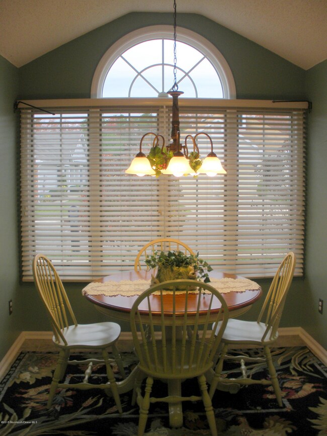 Kitchen dining area