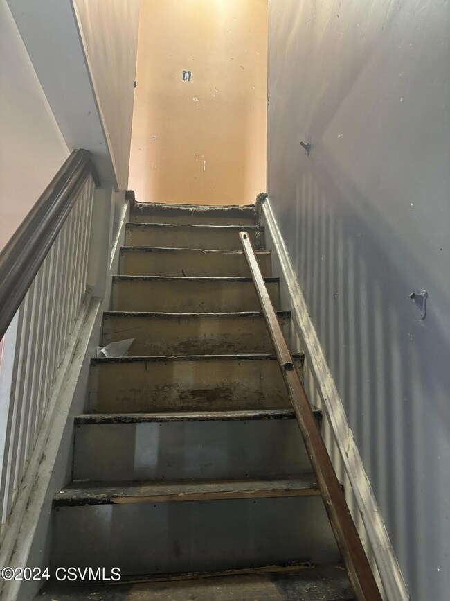 227 E Cameron St, Shamokin, PA 17872 - photo 4