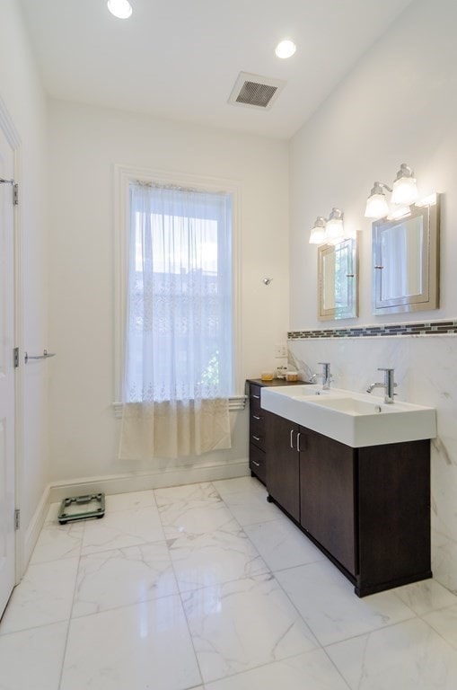 20 Greenwich Park unit 2, Boston, MA 02118 - photo 6