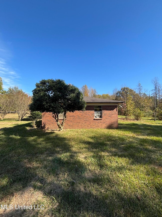 2488 O B McClinton Rd, Senatobia, MS 38668 - photo 3