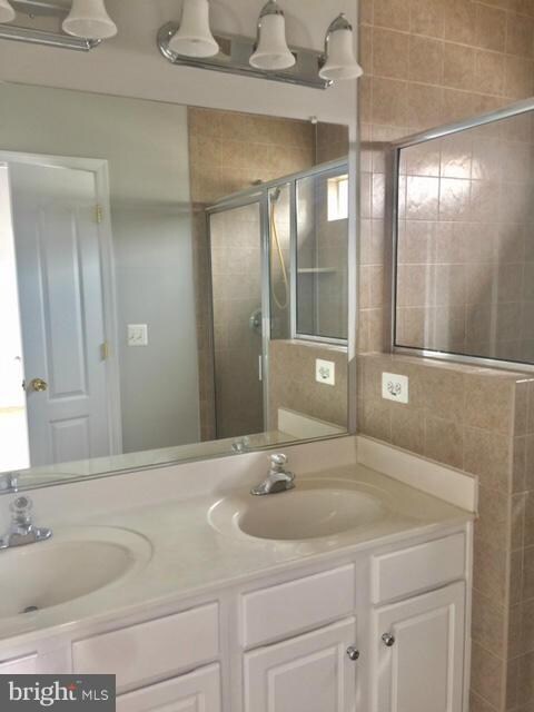 710 Redgate Ln, Woodbridge, VA 22191 - photo 7