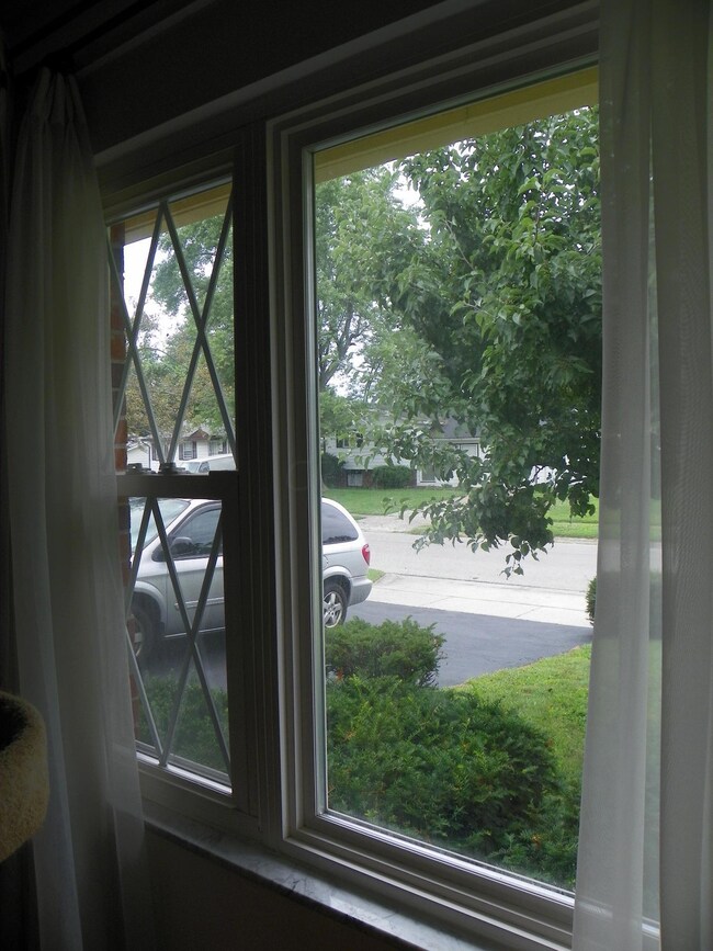 3828 Armada Rd, Columbus, OH 43232 - photo 7