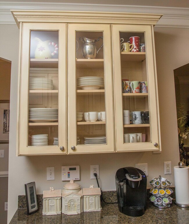 Cabinet.jpg