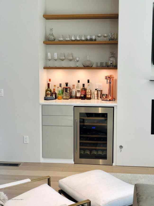 Built-in Wine Bar unit A