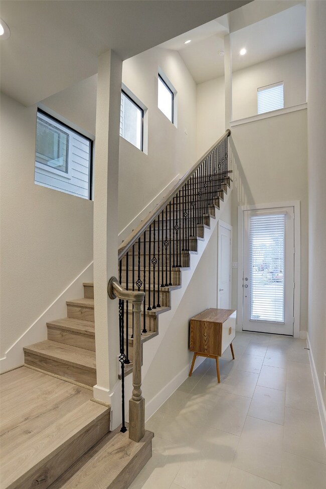 4504 Trevor Park Ln, Houston, TX 77018 - photo 5