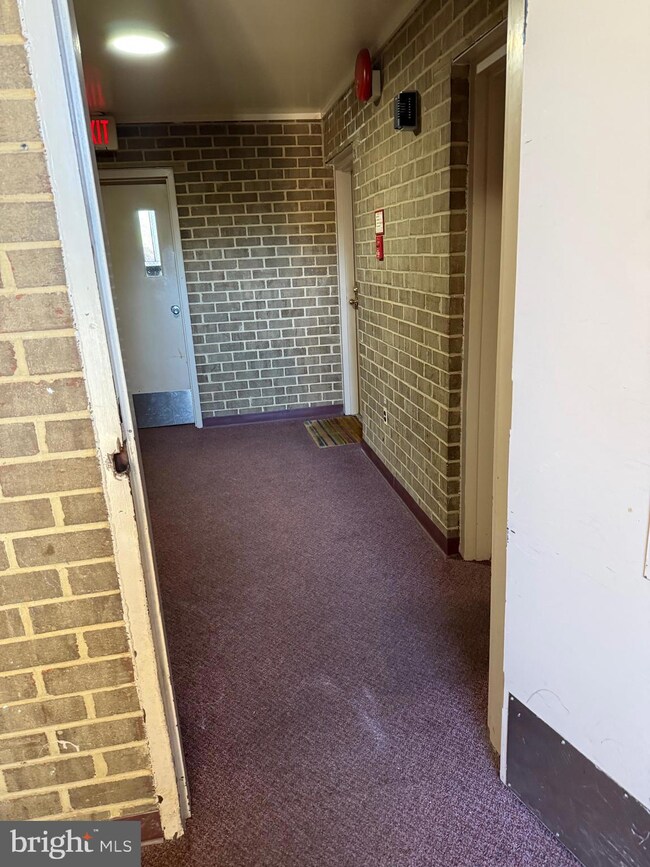 531 Florida Ave unit 104, Herndon, VA 20170 - photo 5