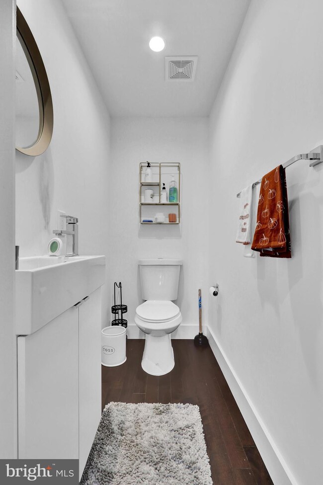 5107 E St SE, Washington, DC 20019 - photo 4