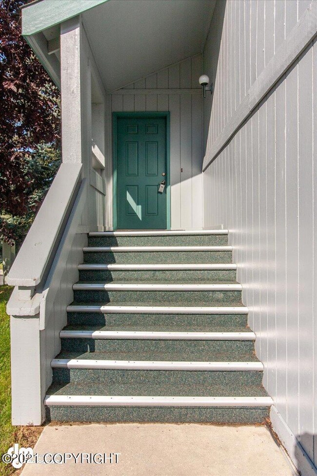 02-Exterior Entrence