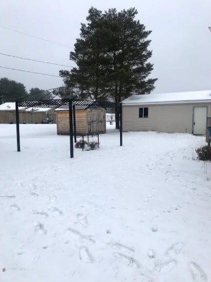 608 Jeffrey St, Reed City, MI 49677 - photo 6