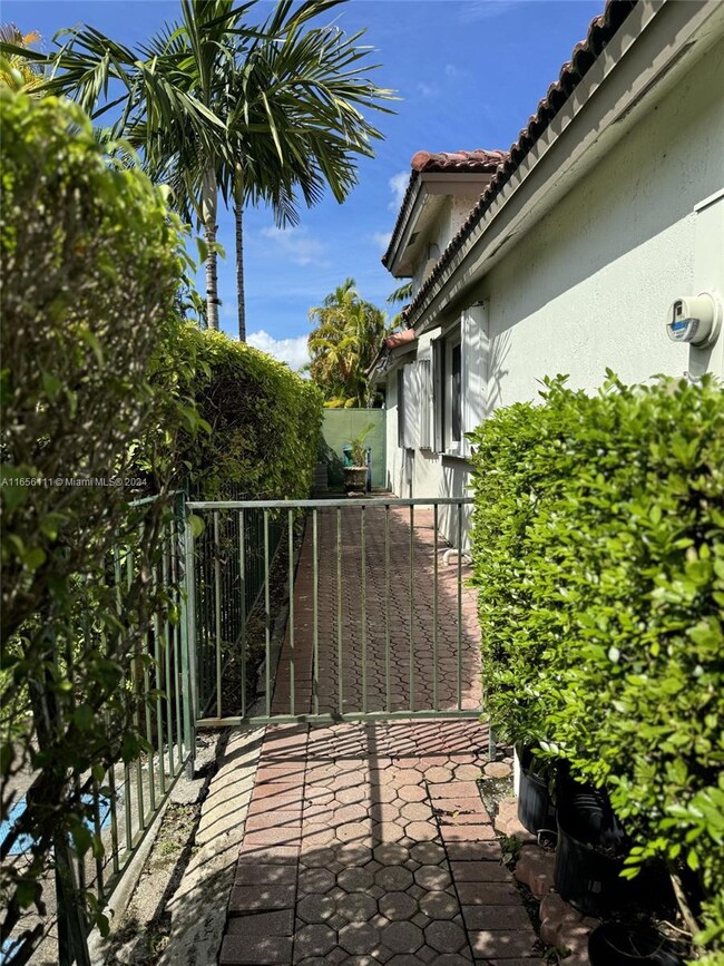 5068 NW 114th Place, Doral, FL 33178 - photo 2