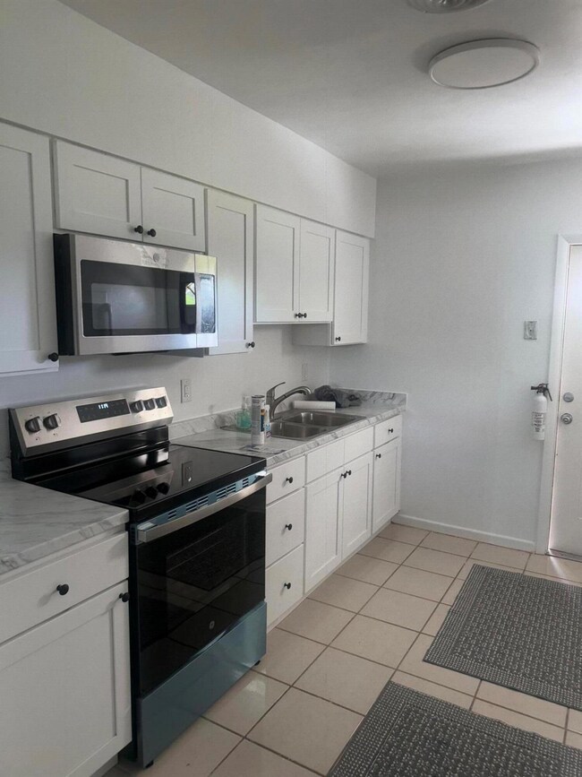 138 SE 3rd Ave, Boynton Beach, FL 33435 - photo 3