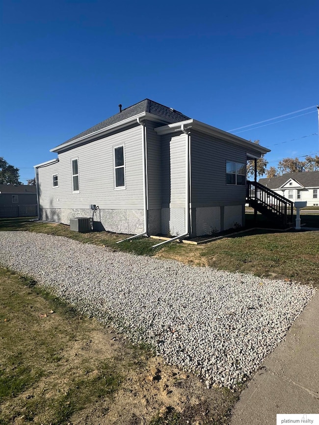 2304 S 11th St, Council Bluffs, IA 51501 - photo 5