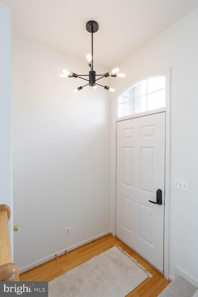 2516 Woodrow Wilson Dr, Herndon, VA 20171 - photo 2