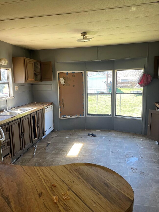 7221 Comanche Trail, Weatherford, TX 76087 - photo 3