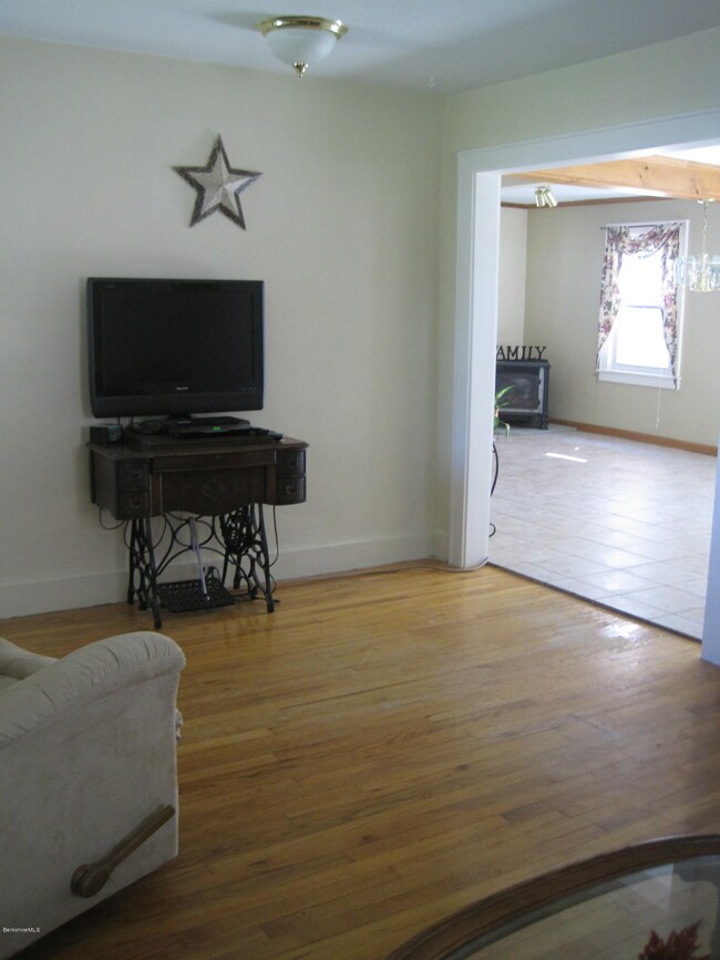 34 Rhode Island Ave, Pittsfield, MA 01201 - photo 6