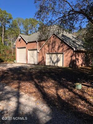 detached large garage