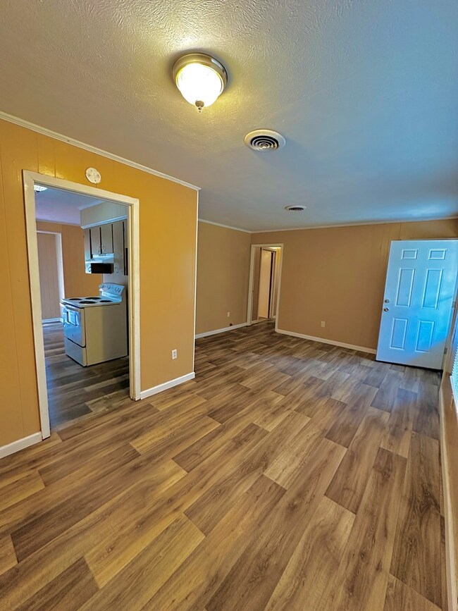 612 25th St, McComb, MS 39648 - photo 5