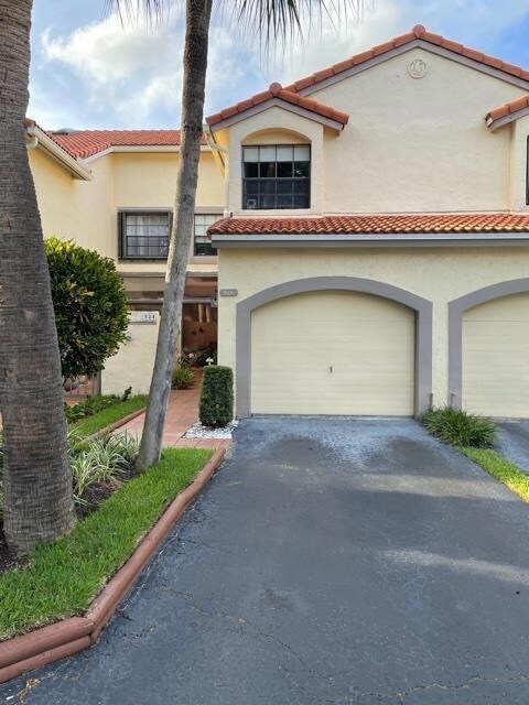 3535 Magellan Cir unit 524, Miami, FL 33180 - photo 4