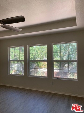 23209 Brooke Ln, Valencia, CA 91355 - photo 7