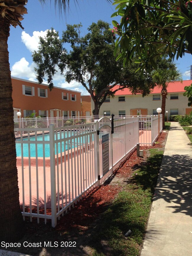Williamsburg Pool