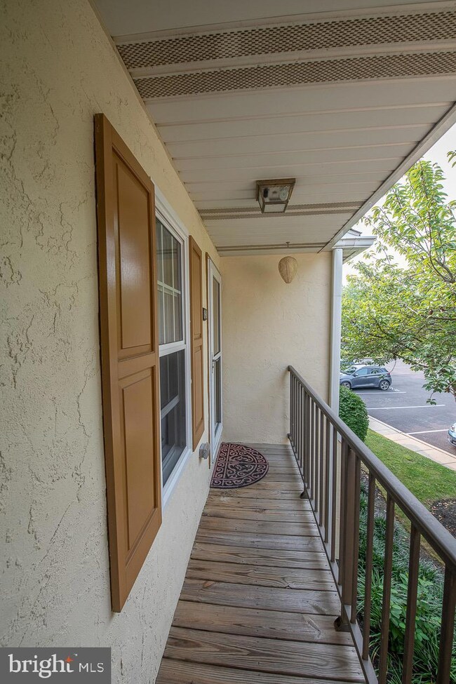 190 Valley Stream Ln unit 190, Chesterbrook, PA 19087 - photo 2