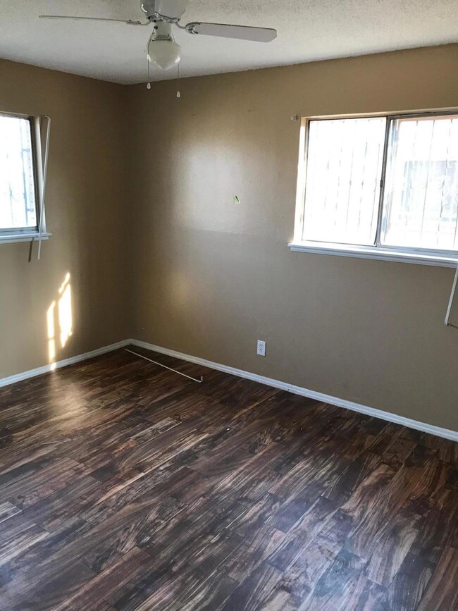 7835 Broadway Dr, El Paso, TX 79915 - photo 4