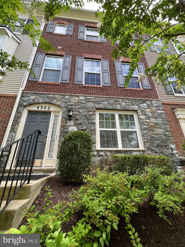 4302 Potomac Highlands Cir, Triangle, VA 22172 - photo 2