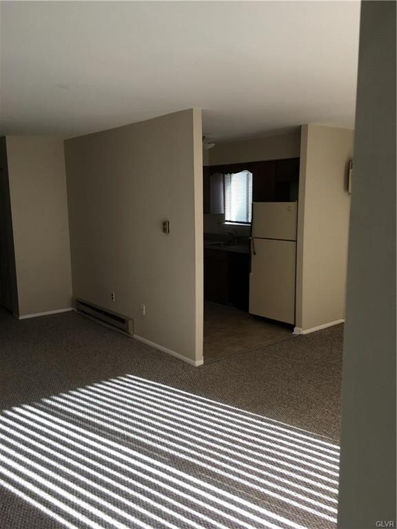 1327 S Howard St unit 1 first floor, Allentown, PA 18103 - photo 3