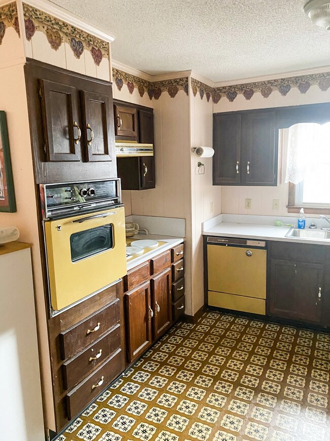 1305 Northcutt Dr, Shelbyville, TN 37160 - photo 6