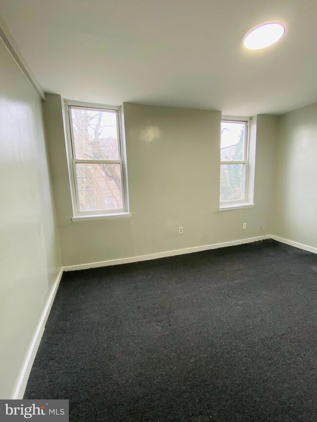 717 E 41st St, Baltimore, MD 21218 - photo 4