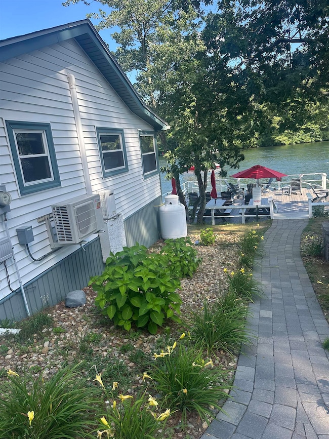 Right side of cottage