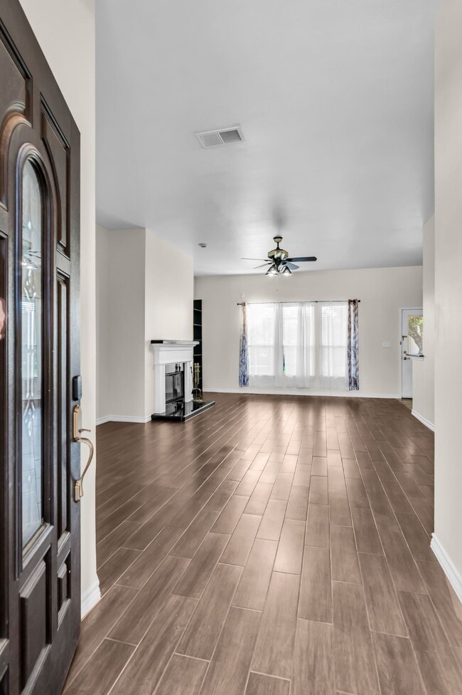 1900 Le Sage Ct, Denton, TX 76208 - photo 5